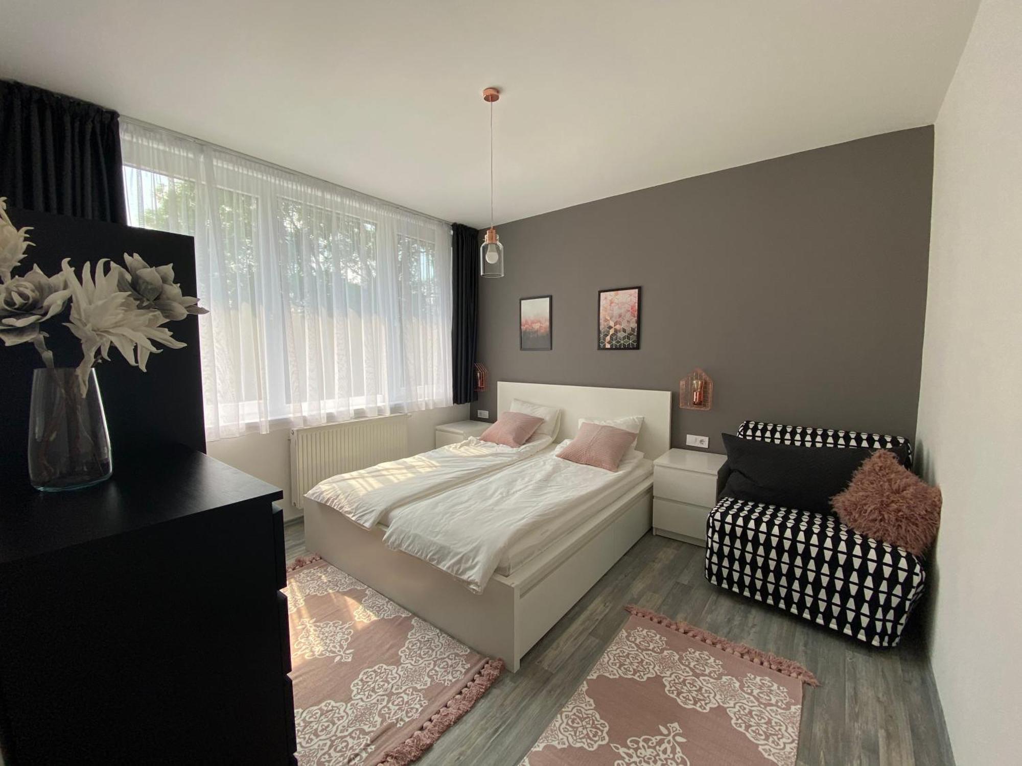 Spirit Homes Apartments Oroshaza Ngoại thất bức ảnh