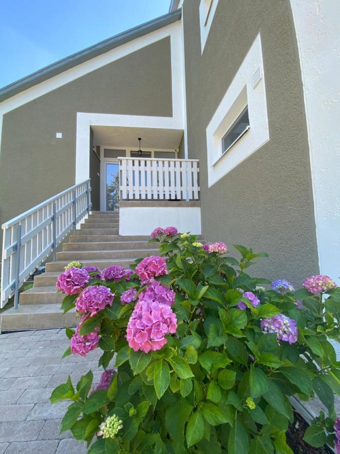 Spirit Homes Apartments Oroshaza Ngoại thất bức ảnh