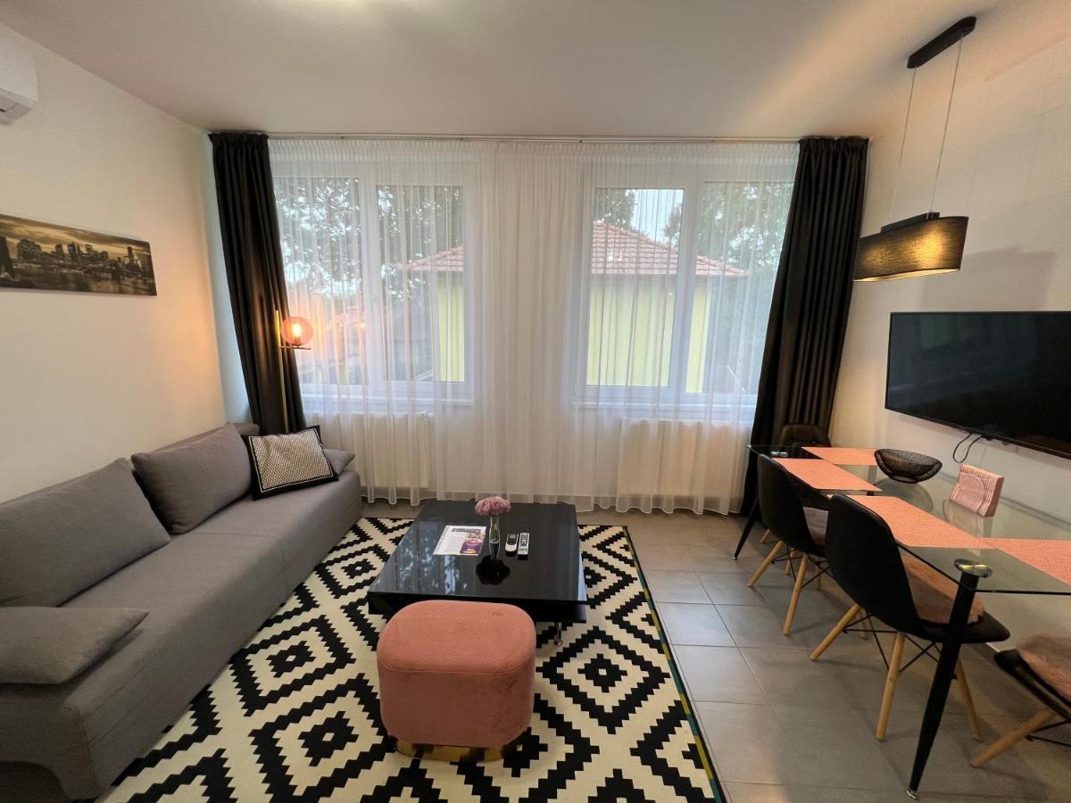 Spirit Homes Apartments Oroshaza Ngoại thất bức ảnh