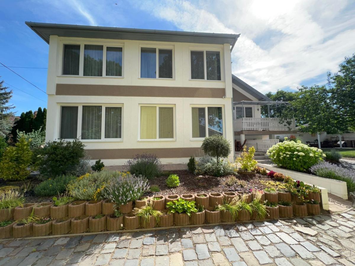 Spirit Homes Apartments Oroshaza Ngoại thất bức ảnh